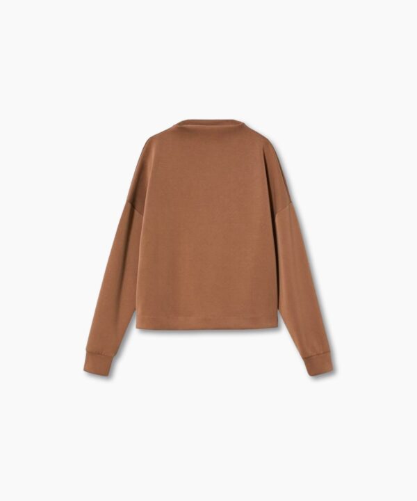 High collar sweatshirt